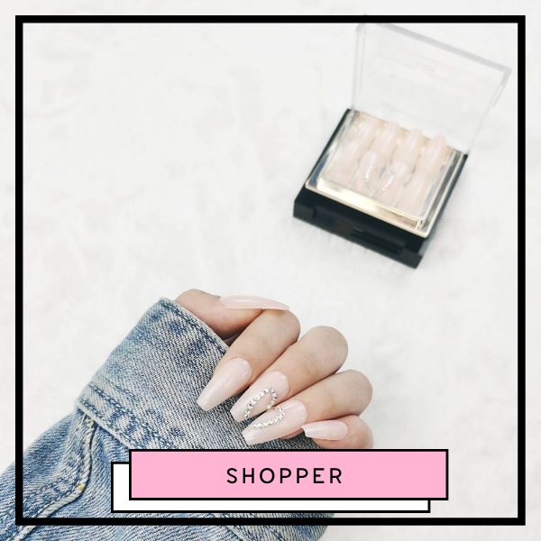 faux-ongles moyens press on nails réutilisables sans colle roses cristaux Swarovski coeurs