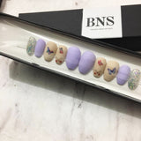 faux-ongles courts naturels press-on-nails réutilisables sans colle papillons violets