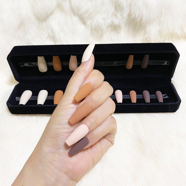 faux-ongles moyens naturels press-on nails réutilisables sans colle marrons